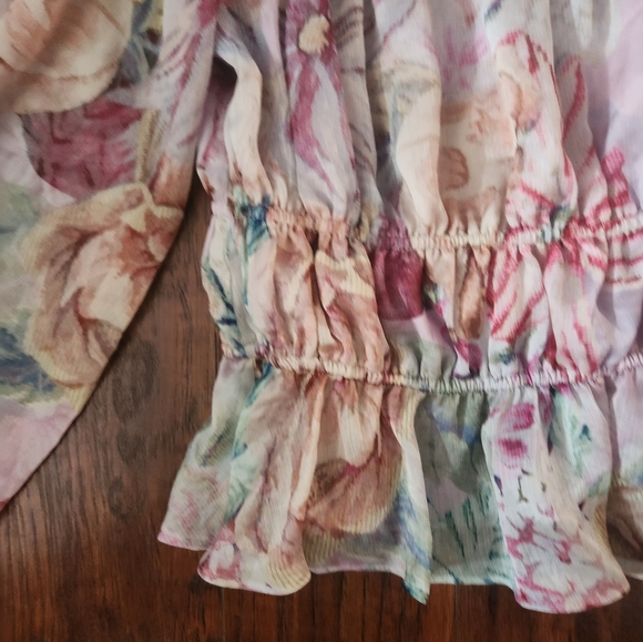 NWT Guess Azura Off-The-Shoulder Ruffled Floral Top - Picture 6 of 11